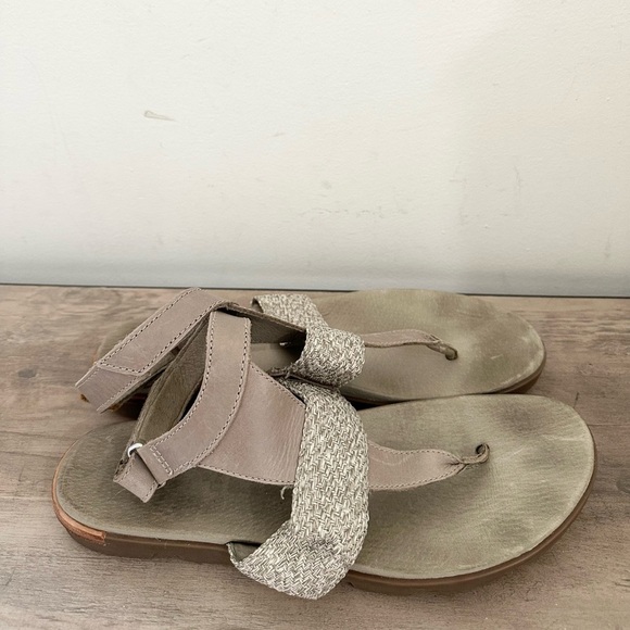 Sorel Women's Torpeda Ankle Strap Sandals Slingback Hook and Loop Size 12 - Picture 3 of 6